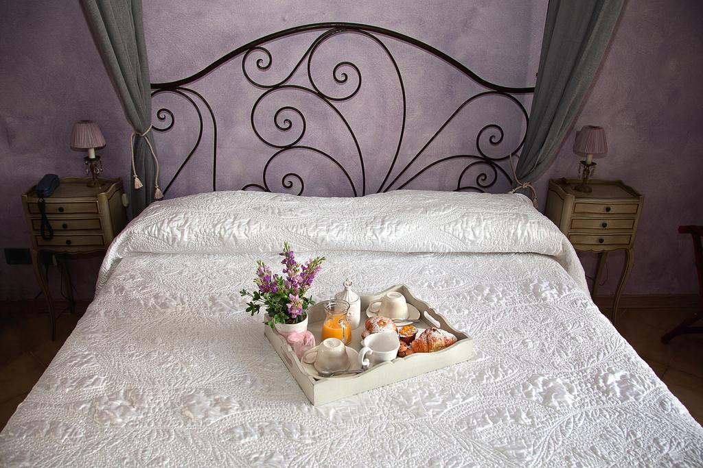 Hotel La Petite Maison เวียเรจโจ ภายนอก รูปภาพ