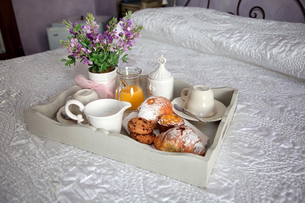 Hotel La Petite Maison เวียเรจโจ ภายนอก รูปภาพ