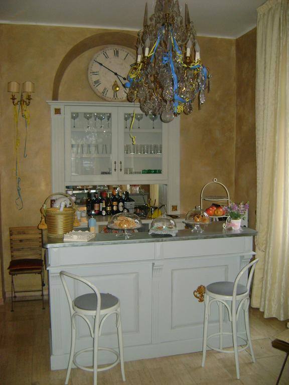 Hotel La Petite Maison เวียเรจโจ ภายนอก รูปภาพ