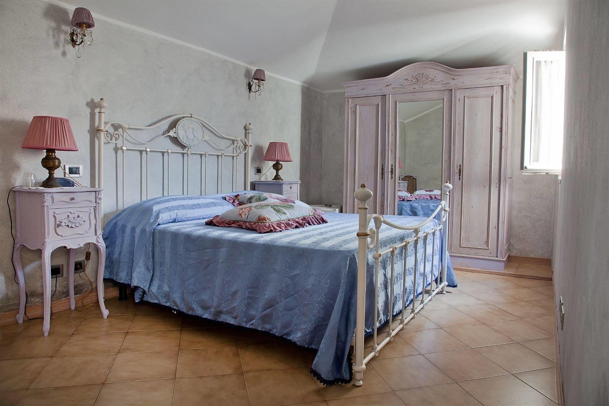 Hotel La Petite Maison เวียเรจโจ ภายนอก รูปภาพ