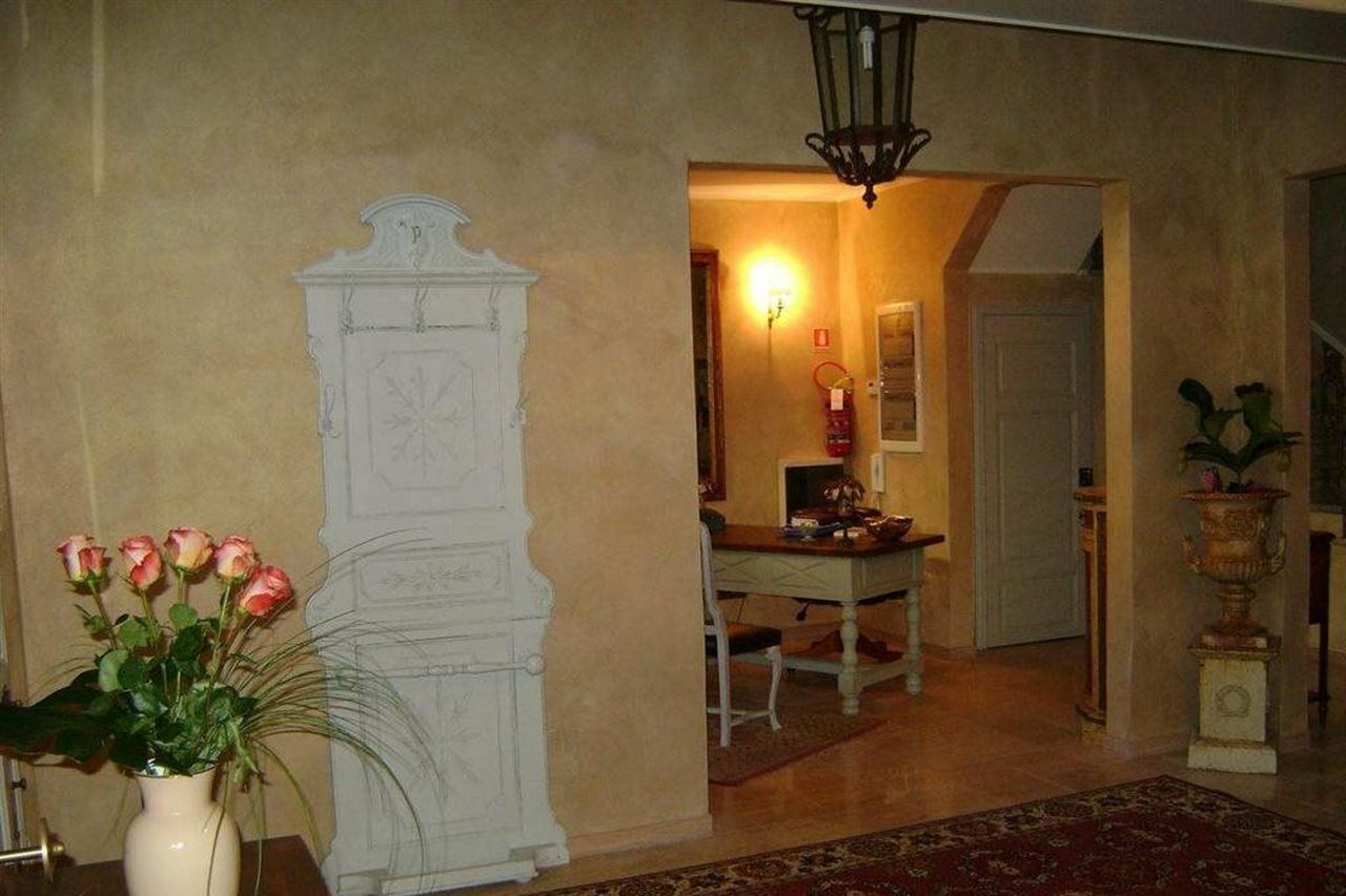 Hotel La Petite Maison เวียเรจโจ ภายนอก รูปภาพ